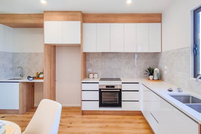 Photo of property in 7 Ngaru Way, Orewa, 0931