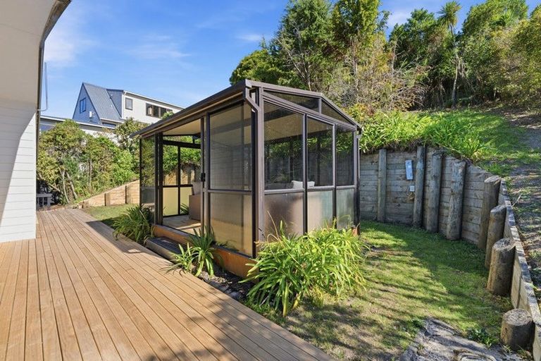 Photo of property in 2 Seaford Place, Murrays Bay, Auckland, 0630