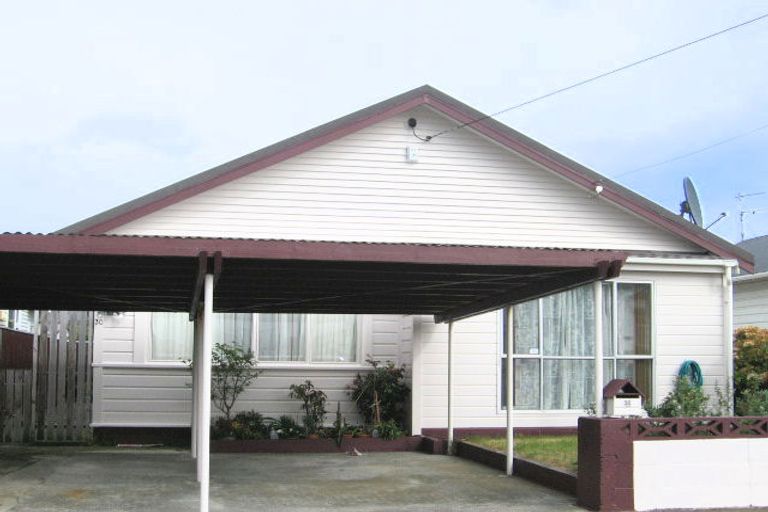 Photo of property in 30 Resolution Street, Lyall Bay, Wellington, 6022