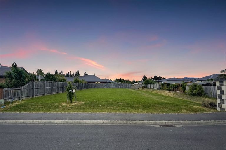 Photo of property in 16 Stonebridge Lane, Oxford, 7430