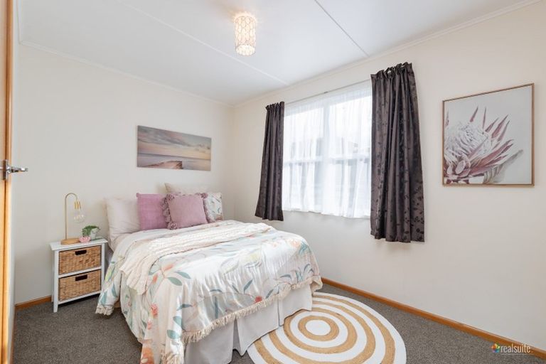 Photo of property in 18 Mark Avenue, Paparangi, Wellington, 6037