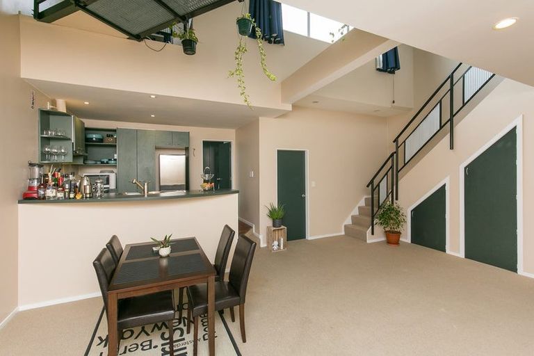 Photo of property in 17u8 Adelaide Road, Mount Cook, Wellington, 6021