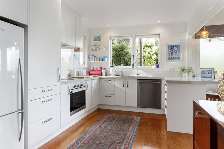 Photo of property in 50 Pleasant Road, Glen Eden, Auckland, 0602