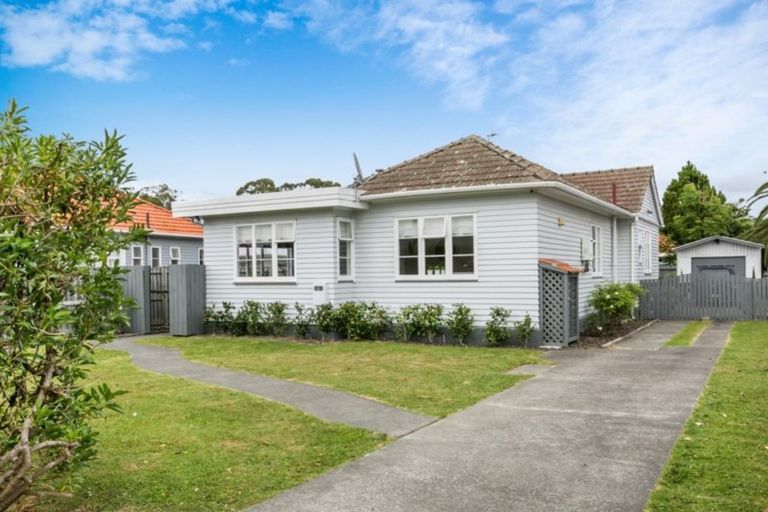 Photo of property in 35 Nuffield Avenue, Marewa, Napier, 4110
