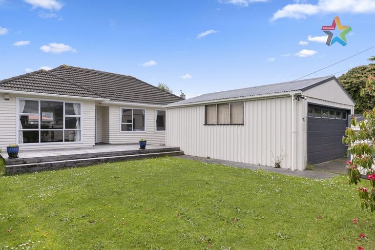 Photo of property in 10 Hunt Street, Wainuiomata, Lower Hutt, 5014