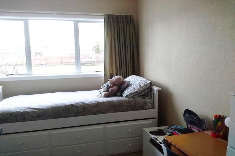 Photo of property in 18 Budleigh Street, Frankleigh Park, New Plymouth, 4310