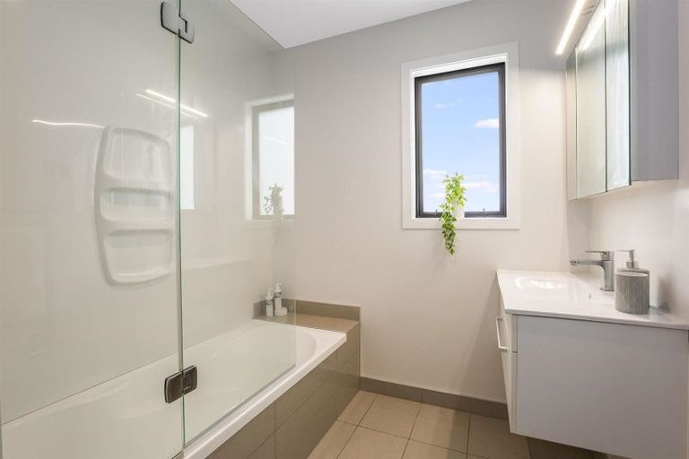 Photo of property in 120 Navigation Drive, Whitby, Porirua, 5024