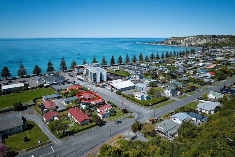 Photo of property in 16 Yarmouth Street, Kaikoura, 7300