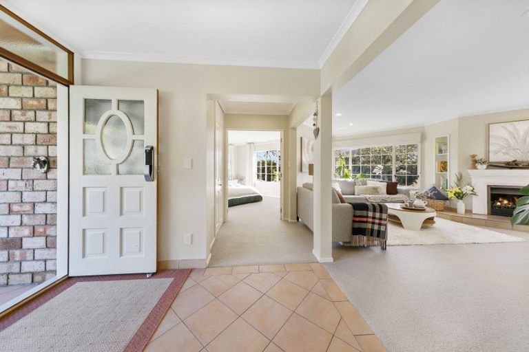 Photo of property in 12 San Jose Rise, Shamrock Park, Auckland, 2016