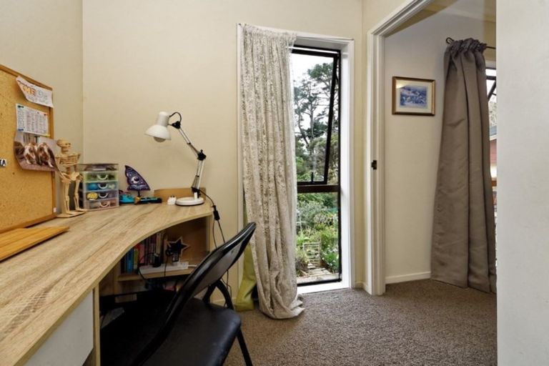 Photo of property in 6 Oakhaven Place, Ranui, Auckland, 0612