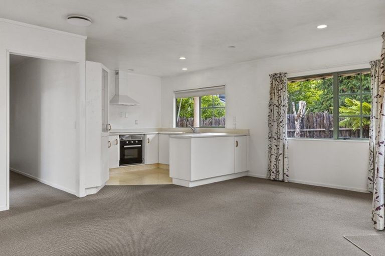 Photo of property in 8 Kathleen Place, Rainbow Point, Taupo, 3330