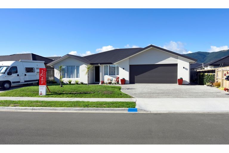 Photo of property in 15 Curtis Street, Stoke, Nelson, 7011