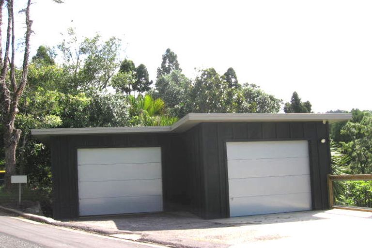 Photo of property in 12 Opou Road, Titirangi, Auckland, 0604