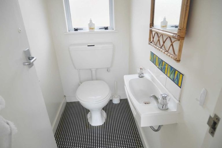 Photo of property in 33a Matai Road, Stanmore Bay, Whangaparaoa, 0932