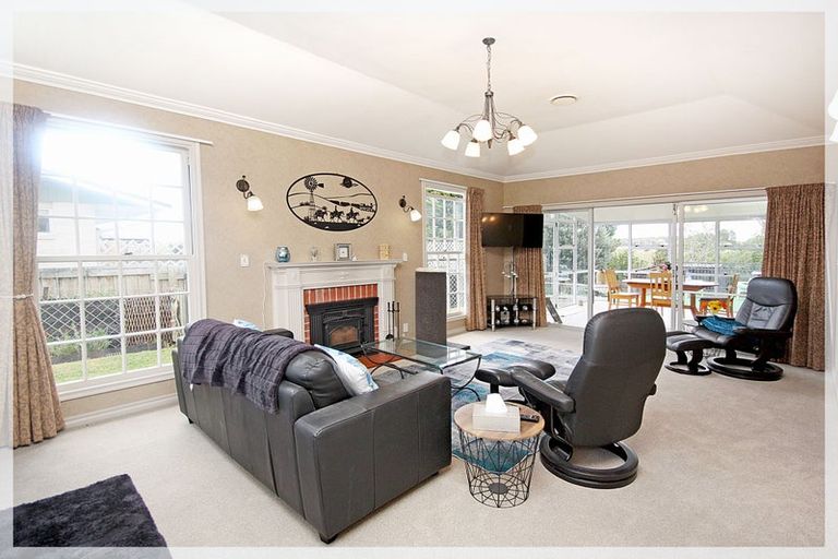 Photo of property in 54 Kawiu Road, Levin, 5510