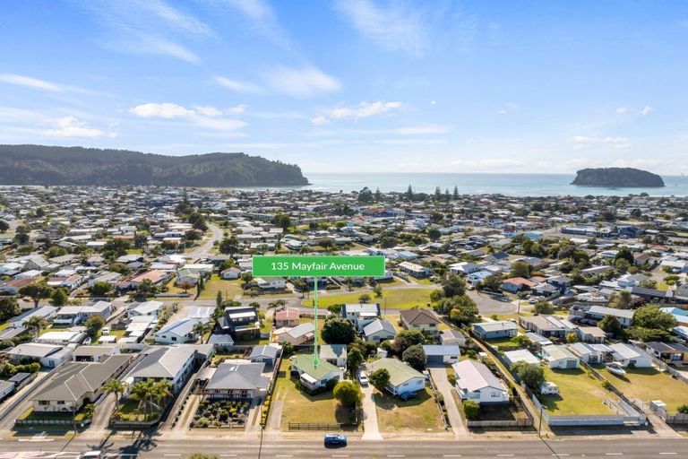 Photo of property in 135 Mayfair Avenue, Whangamata, 3620