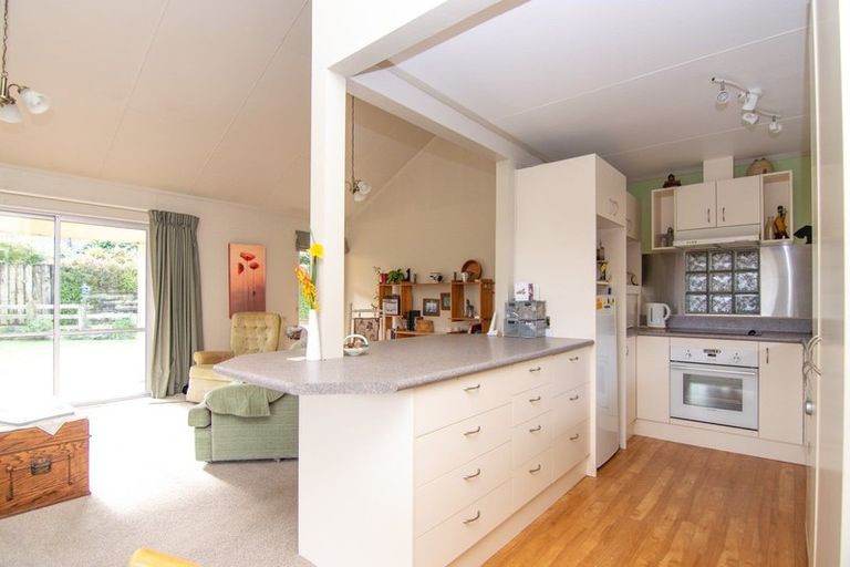 Photo of property in 2 Paul Place, Awapuni, Palmerston North, 4412