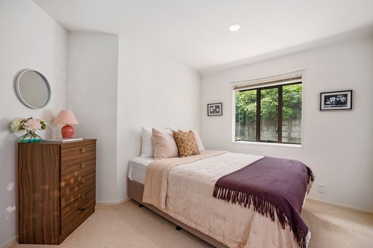 Photo of property in 2/12 Stratford Avenue, Milford, Auckland, 0620