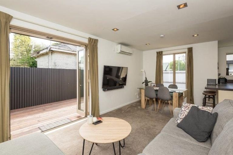 Photo of property in 65 Cleveland Street, Edgeware, Christchurch, 8013
