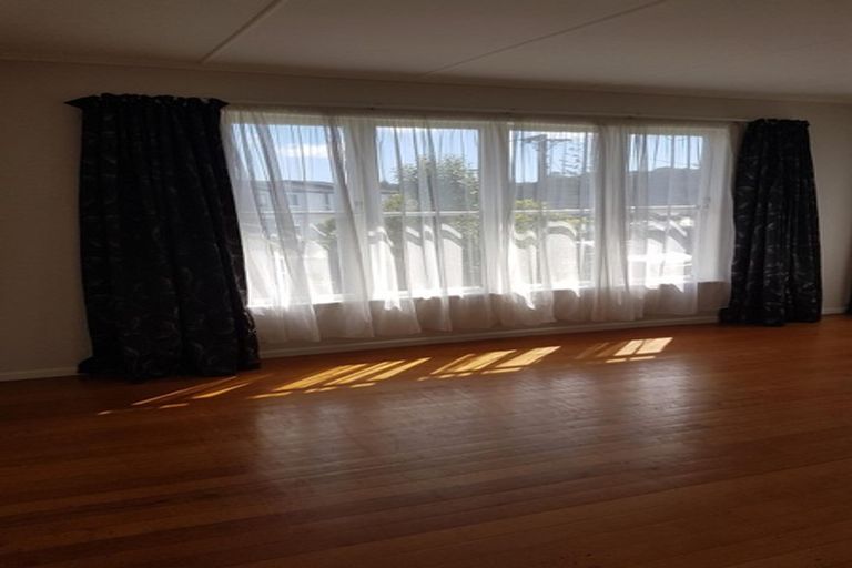 Photo of property in 20 Chippendale Crescent, Birkdale, Auckland, 0626