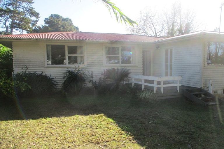 Photo of property in 76 Helena Street, Massey, Auckland, 0614