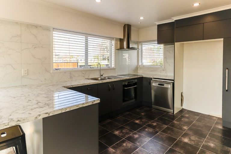 Photo of property in 24 Great North Road, Winton, 9720