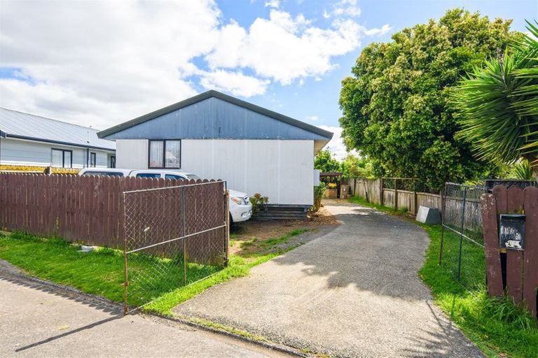 Photo of property in 12 Cameron Place, Ranui, Auckland, 0612