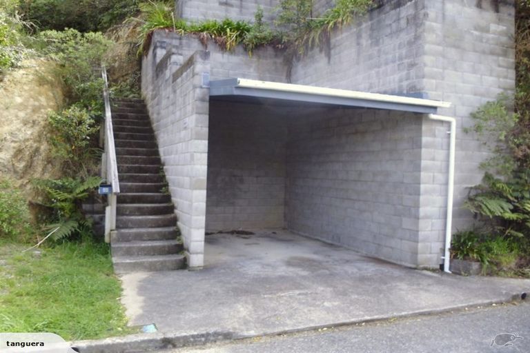 Photo of property in 8 Hallewell Crescent, Johnsonville, Wellington, 6037