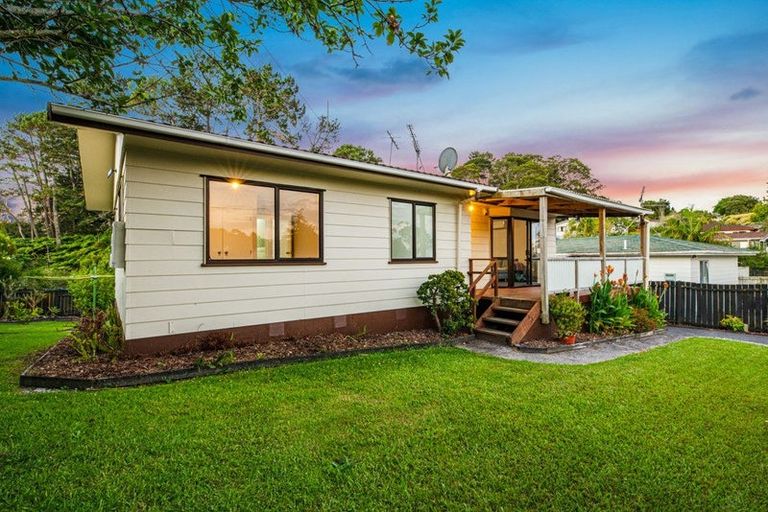 Photo of property in 14 Alidade Place, Massey, Auckland, 0614