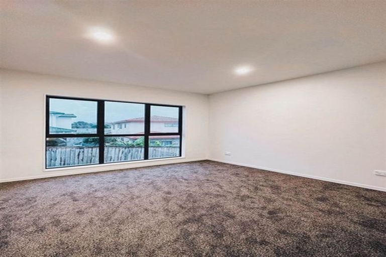 Photo of property in 21f Craigbank Avenue, New Lynn, Auckland, 0600