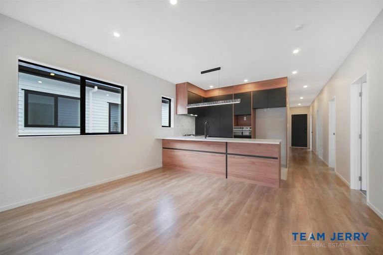 Photo of property in 25 Huringa Road, Karaka, 2113