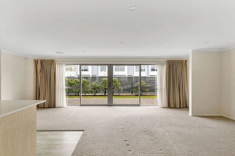 Photo of property in 1 Tieke Lane, Kenepuru, Porirua, 5022