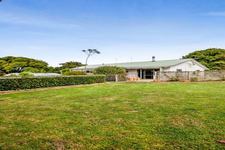 Photo of property in 116 Clifford Road, Eltham, 4322
