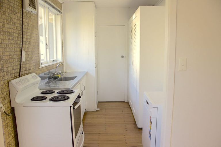 Photo of property in 16 Tonkin Drive, Sunnynook, Auckland, 0620