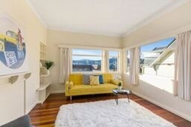 Photo of property in 2u2 Hawker Street, Mount Victoria, Wellington, 6011