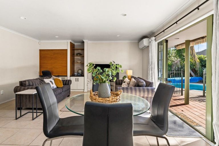Photo of property in 19 Kingsgate Avenue, Havelock North, 4130