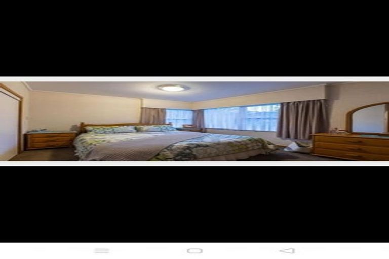 Photo of property in 4 Easton Park Parade, Glenfield, Auckland, 0629