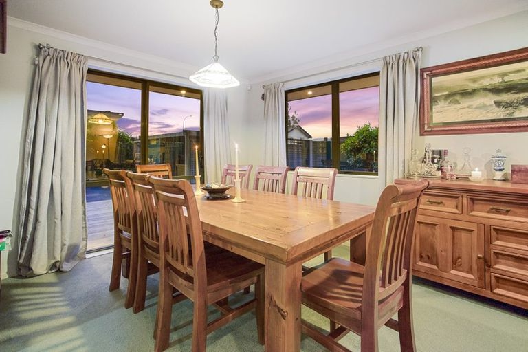 Photo of property in 13 Mona Avenue, Mangere Bridge, Auckland, 2022