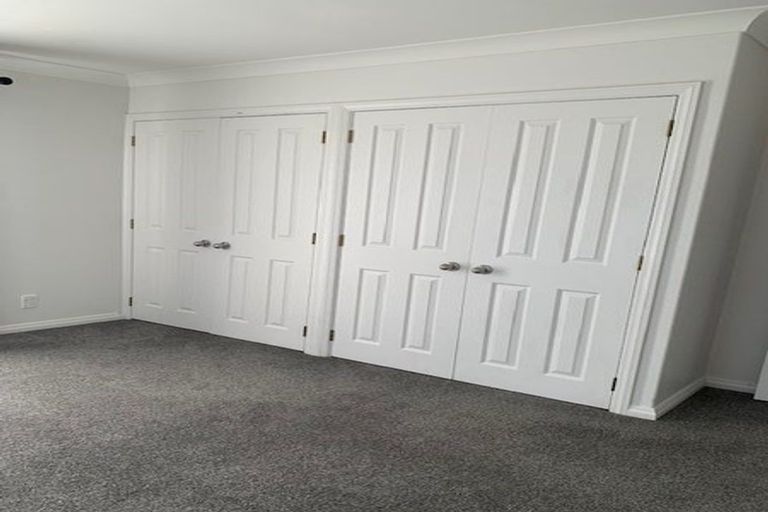 Photo of property in 2 Glastry Close, East Tamaki Heights, Auckland, 2016