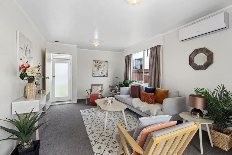 Photo of property in 42a Hicks Close, Whitby, Porirua, 5024