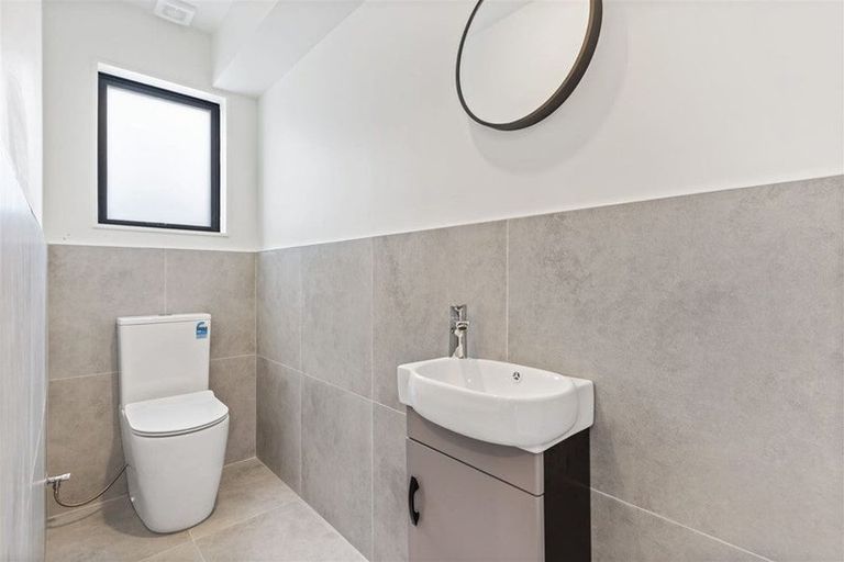 Photo of property in 4/62 Smythe Road, Henderson, Auckland, 0612