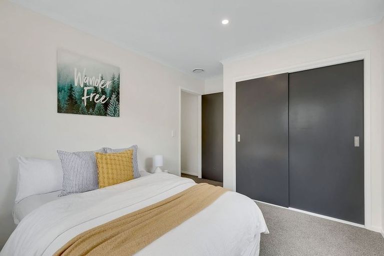 Photo of property in 104 Rangituhi Crescent, Takapuwahia, Porirua, 5022