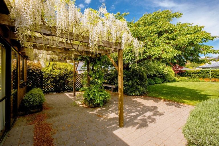 Photo of property in 21 Meadowstone Drive, Wanaka, 9305