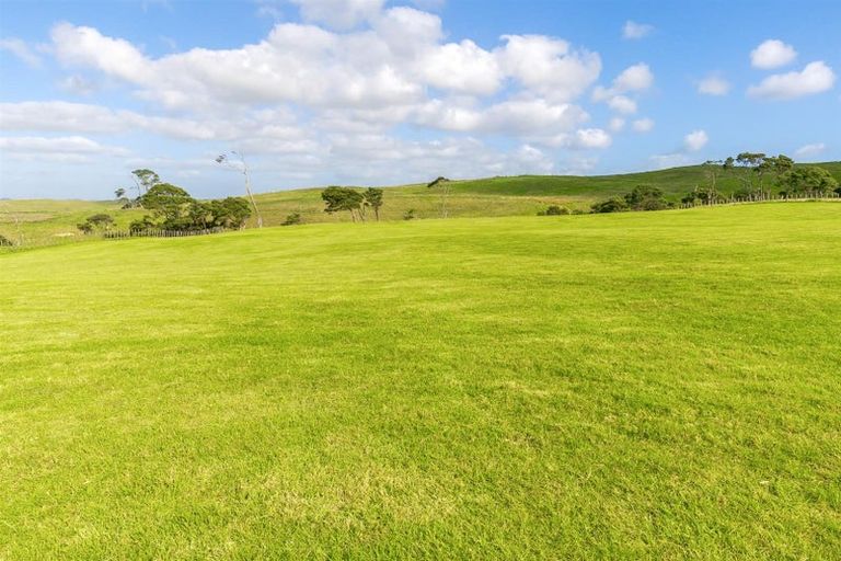 Photo of property in 13 Slater Road, South Head, 0874