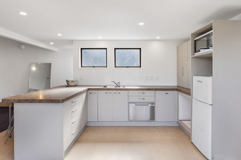 Photo of property in 30 Marine Parade, Mount Maunganui, 3116