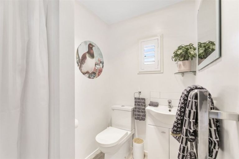 Photo of property in 46 Lynden Avenue, Hillcrest, Auckland, 0627