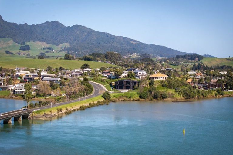 Photo of property in 2a Marine Parade, Raglan, 3225