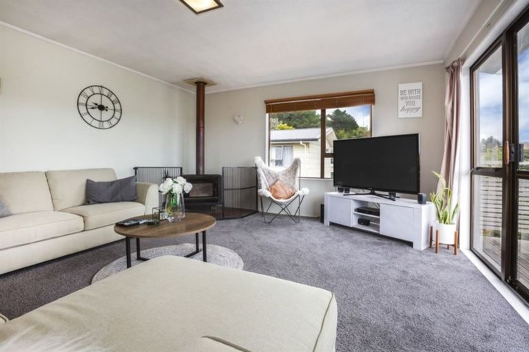 Photo of property in 5 Garboard Lane, Whitby, Porirua, 5024
