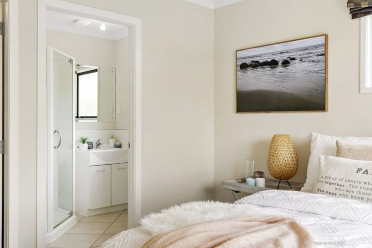 Photo of property in 36 Chesterton Street, Johnsonville, Wellington, 6037