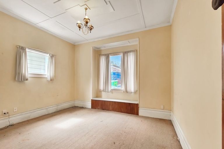 Photo of property in 42 Rolleston Street, Mount Cook, Wellington, 6021